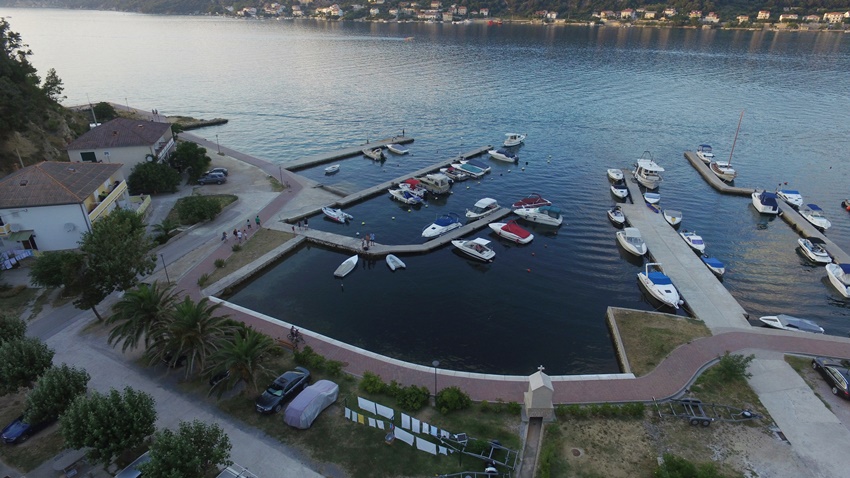 boat berth villa doris